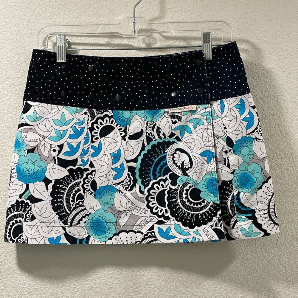 SWEET SPOT Sport Skirt, Adjustable/Reversible Mini, Black/White/Aqua -  2-14